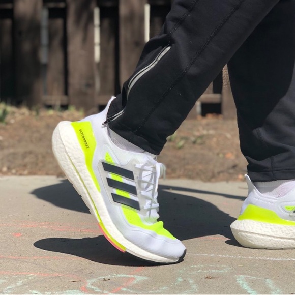 Adidas Ultraboost 21 Man Solar Green Neon White Black Yellow FY0377 Size 7.5 - Picture 2 of 15